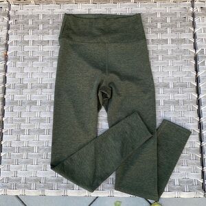 Heroine Sport green leggings